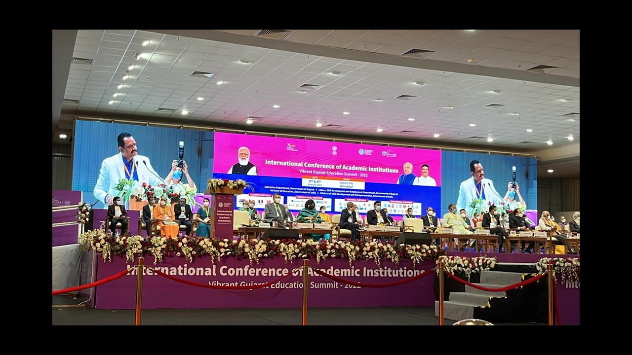 International Conference of Academic Institutions Vibrant Gujarat 2022 (4)